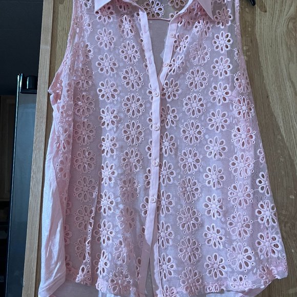 Sleeveless Top - Picture 1 of 4